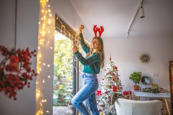 50 Christmas Lights Quotes & Captions to Make the Season Shine 